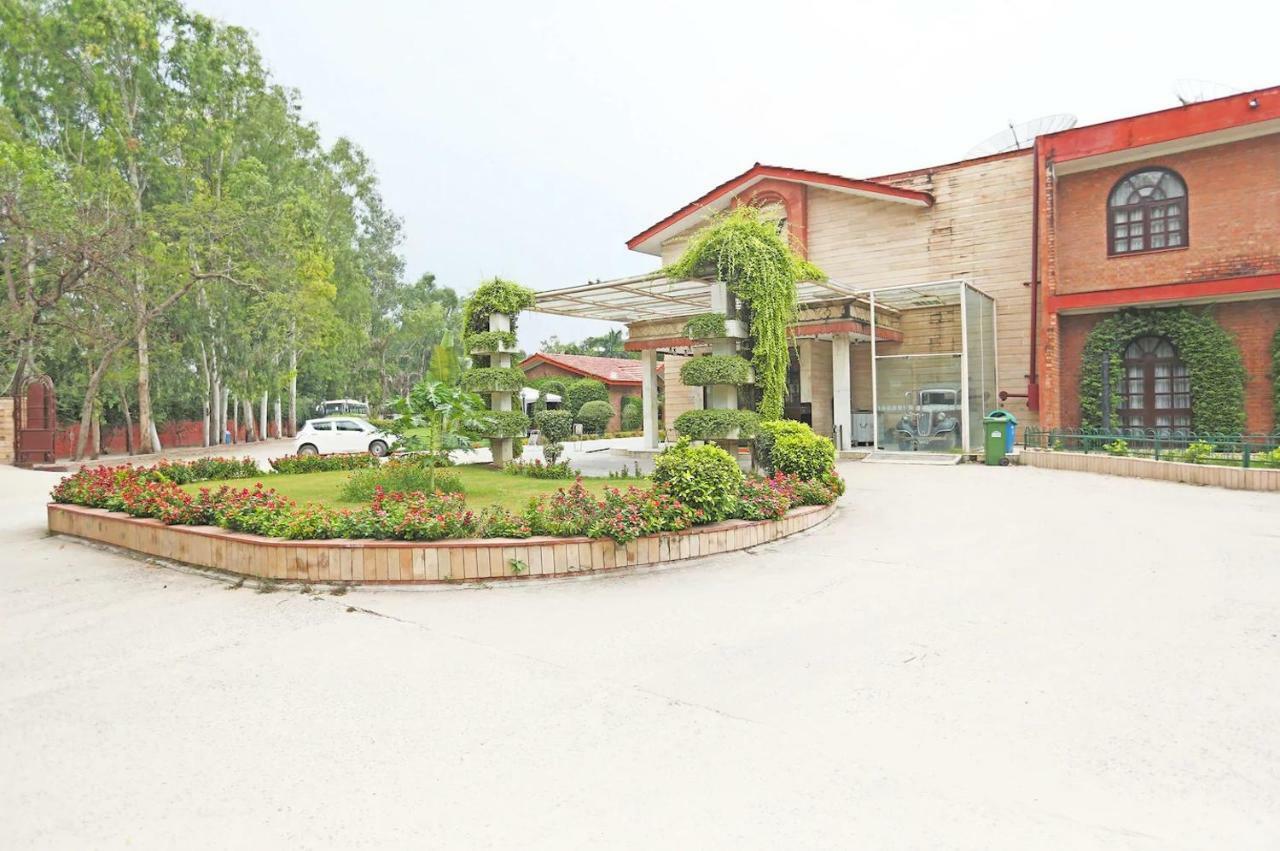 Ashok Country Resort Gurgaon Exterior photo